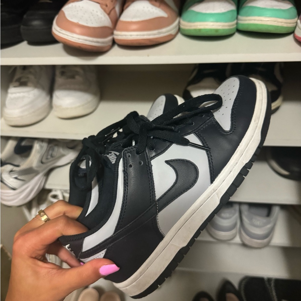 Nike Women's Black and White Sneakers
